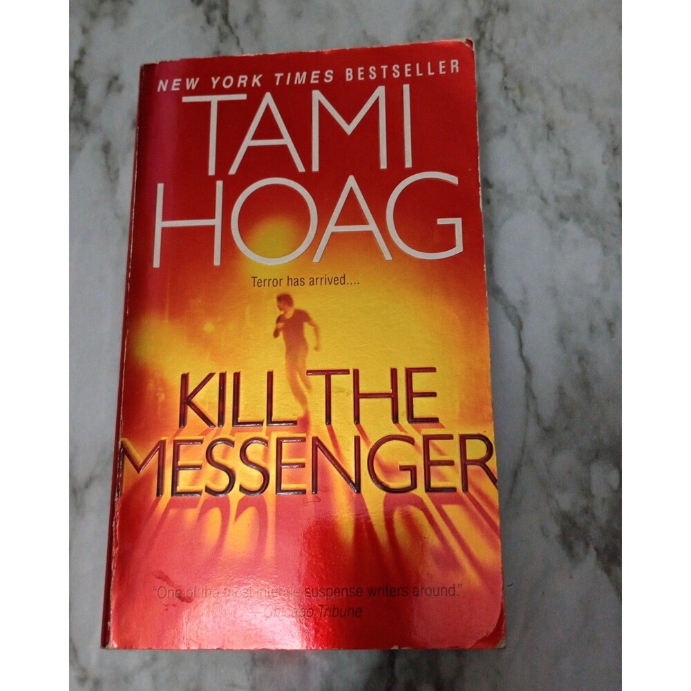 Tami Hoag Kill the Messenger New York Times Bestseller Thriller Book